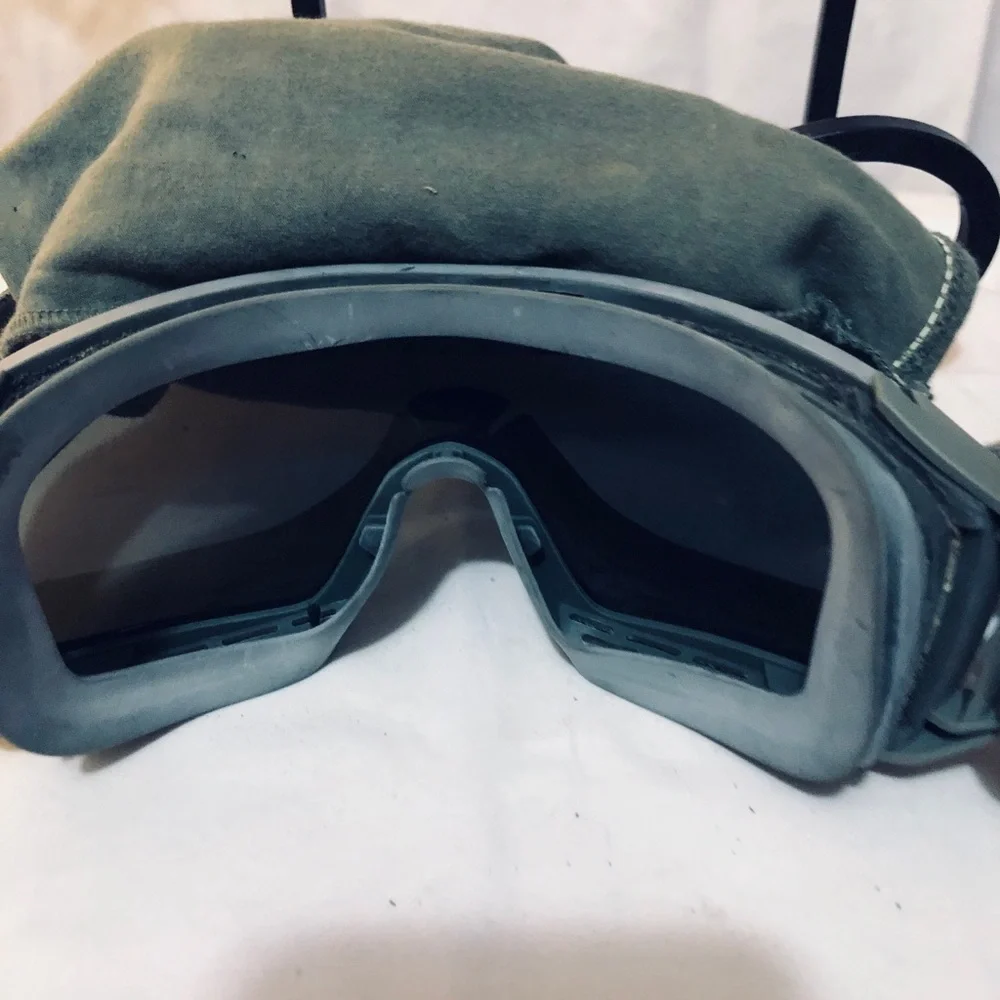 Revision Locust Gray Desert Goggles